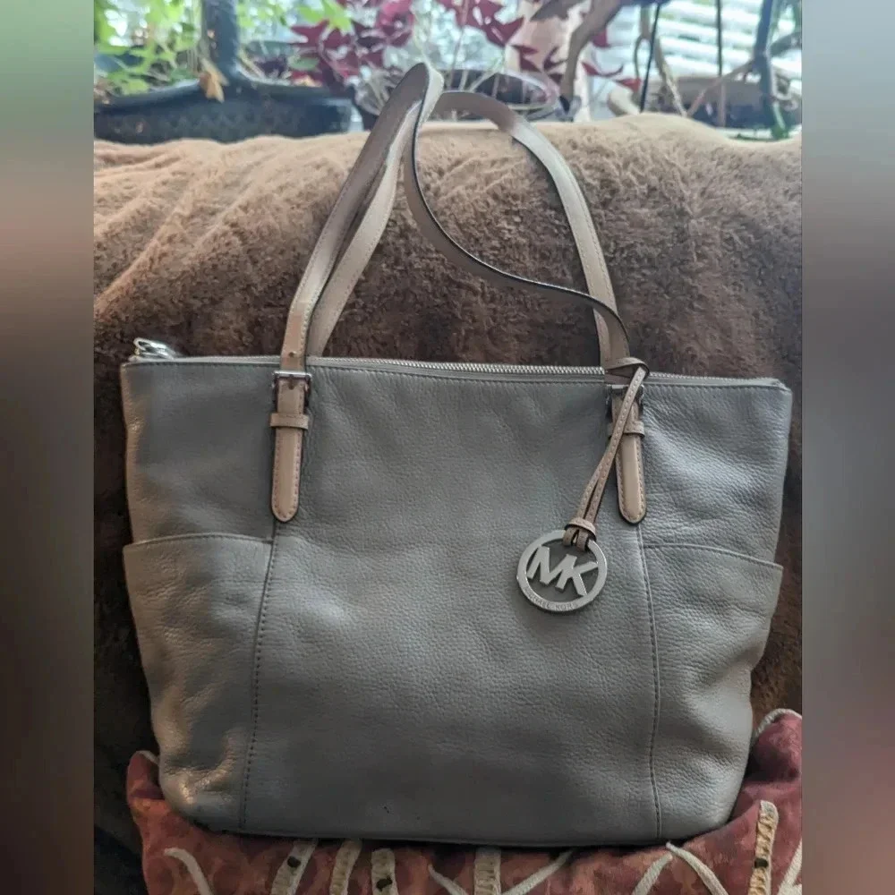 Authentic Michael Kors Jet Set Leather Tote